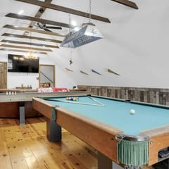 Cozy Retreat | Game Room + Fire Pit | Winnipesaukee