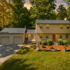 Lakes Region | Canoe + Fire Pit | Dog Friendly