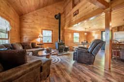 Off-Grid Cabin | Peaceful | Peakaboo Mountain View