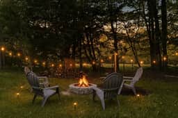 Sunapee Retreat | Fire Pit + Yard| Close to Lake