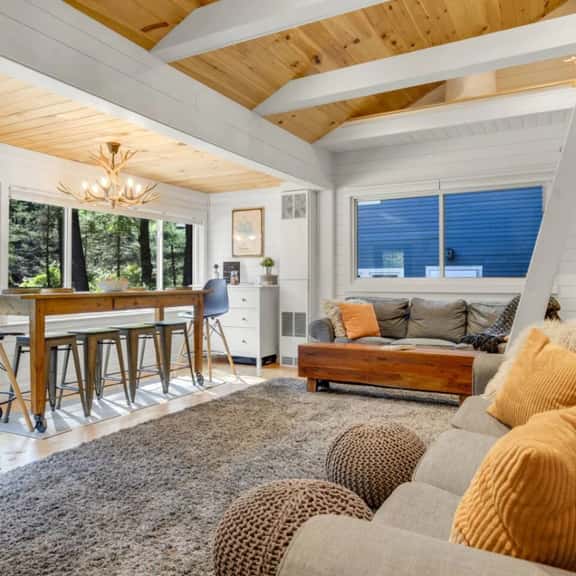 Lake Winnipesaukee Cottage | Beach + Paddleboards - Image 1