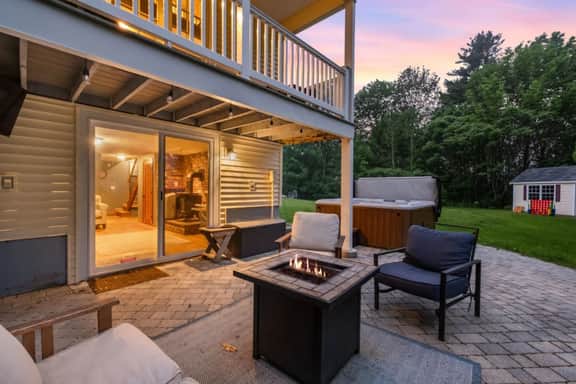 Lakes Region Retreat | Hot Tub + Fire Pit | Game Room