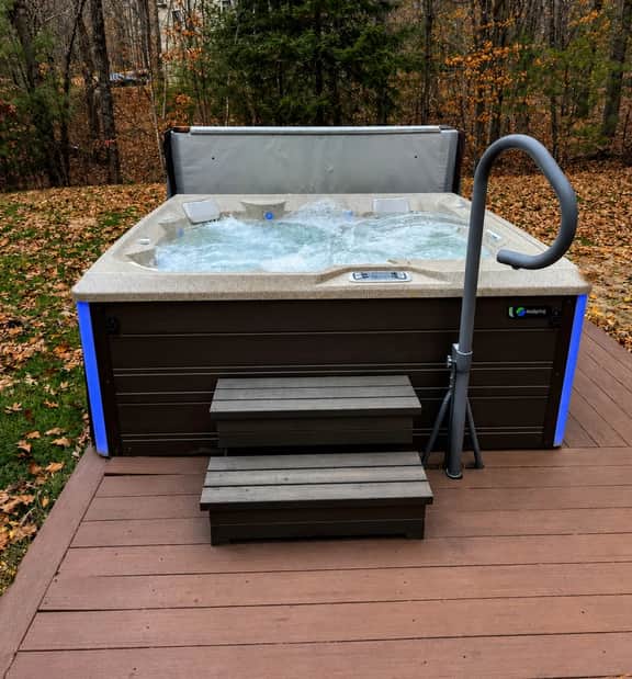 Winnipesaukee Retreat |Hot Tub + Beach |Suissevale
