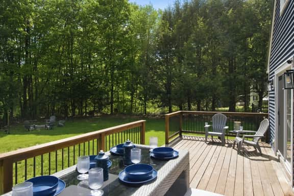 Sunapee Retreat | Fire Pit + Yard| Close to Lake