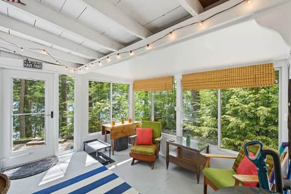 Cozy Lakefront Cottage | Dock | Alton Bay