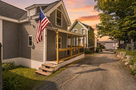 Weirs Beach Getaway | Walk to Lake + Shops | Winni