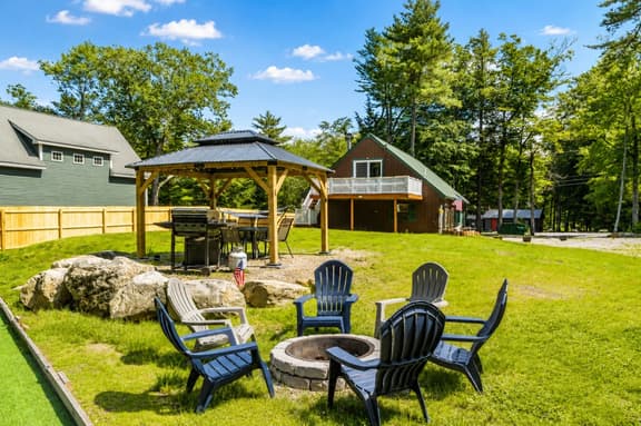 Cozy Retreat | Game Room + Fire Pit | Winni