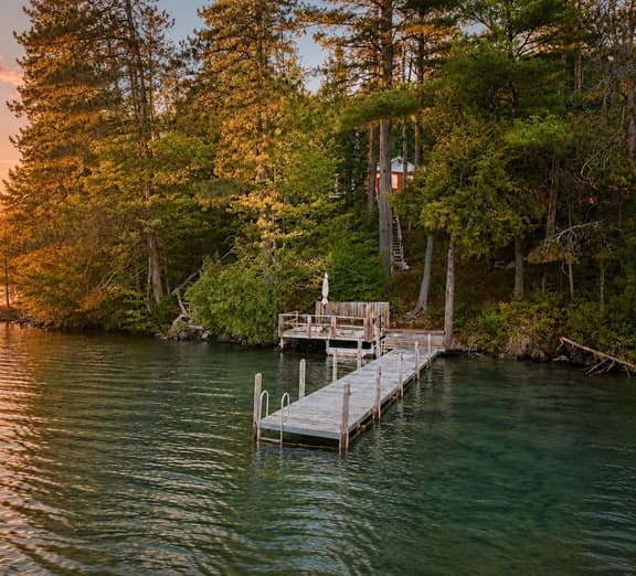 Cozy Lakefront Cottage | Dock | Alton Bay