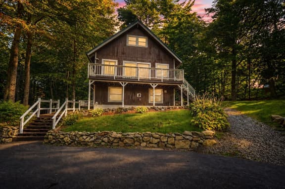 Lakes Region Chalet | Firepit + Gunstock View - Image 1